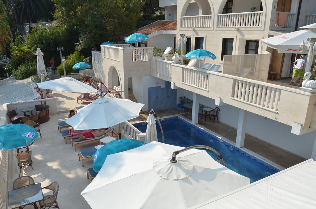 Garni Hotel Vila Aleksandar Herceg Novi Exterior photo