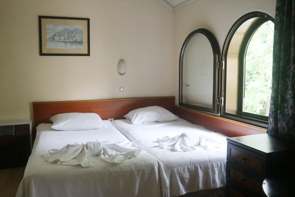 Garni Hotel Vila Aleksandar Herceg Novi Exterior photo