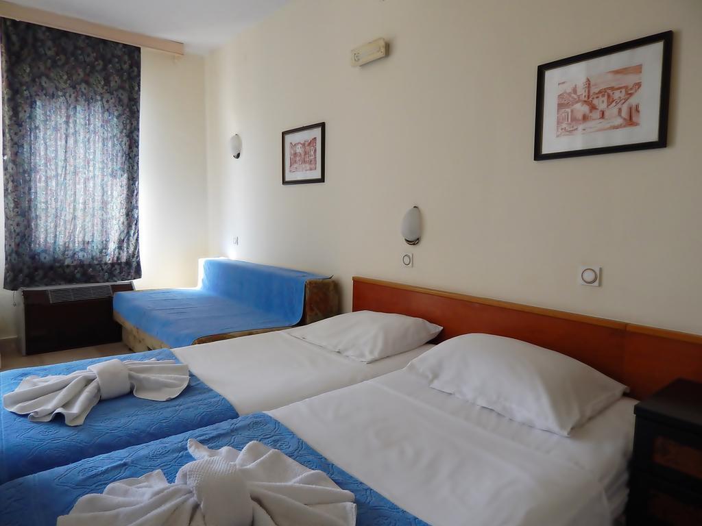Garni Hotel Vila Aleksandar Herceg Novi Exterior photo